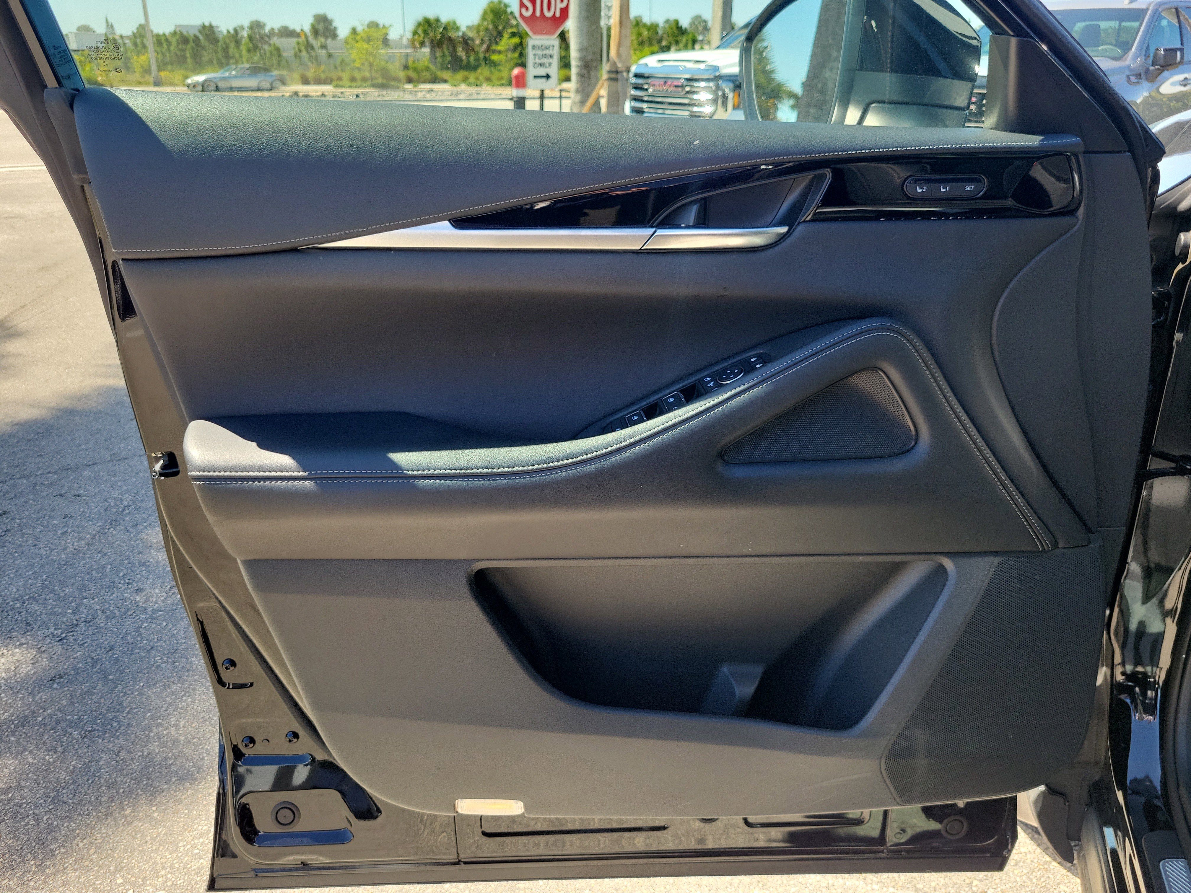 Used 2023 INFINITI QX60 Pure image 16