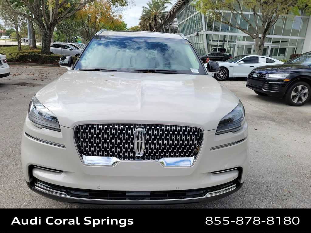 Used 2023 Lincoln Aviator Reserve RWD image 3