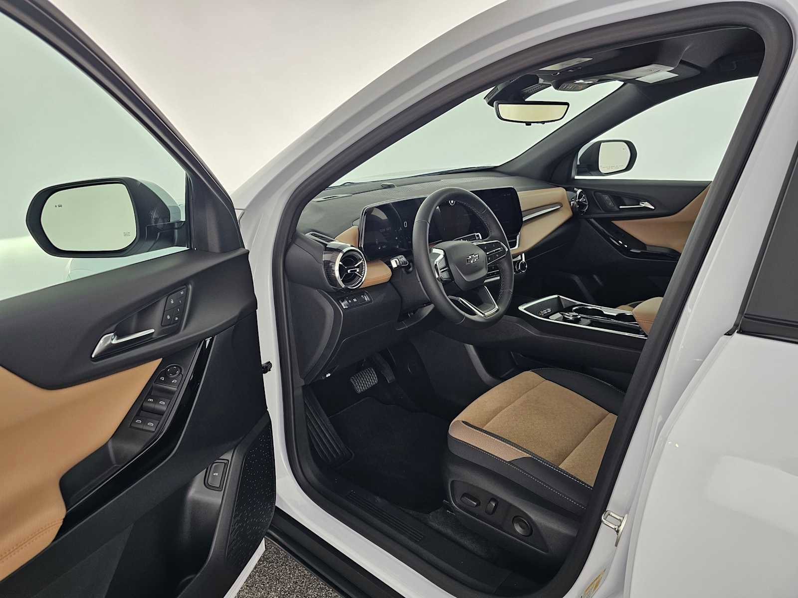 Used 2026 Chevrolet Equinox ACTIV w/ Convenience Package III image 18