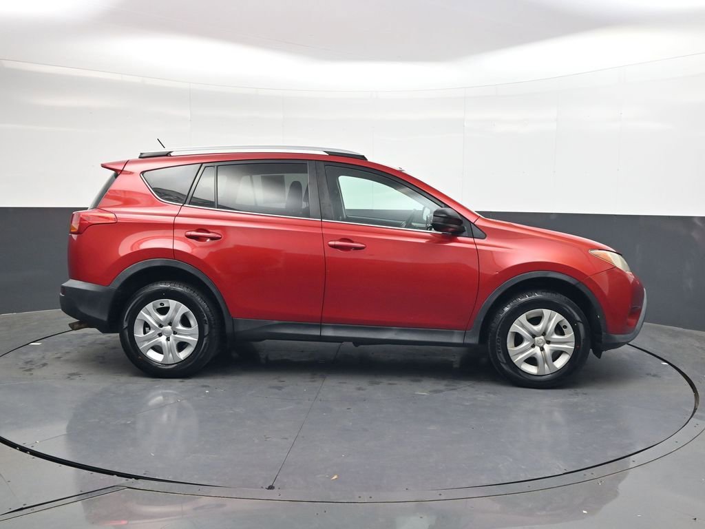 Used 2015 Toyota RAV4 LE image 3