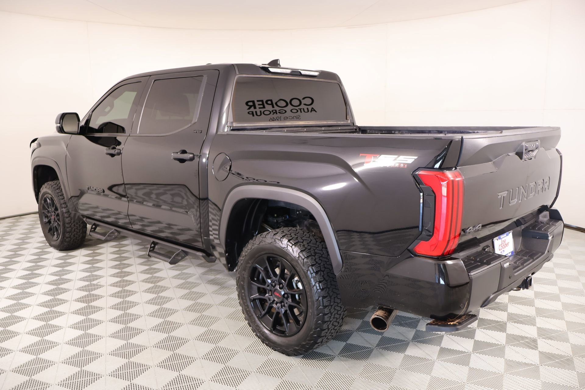 Used 2023 Toyota Tundra SR5 w/ SR5 Convenience Package AWD/4WD image 21
