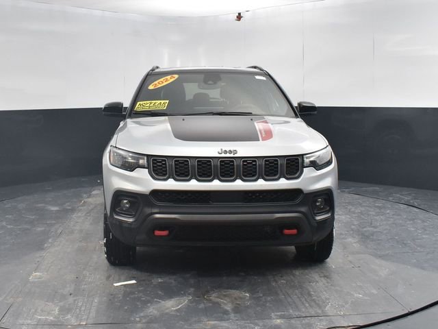 Used 2024 Jeep Compass Trailhawk image 2