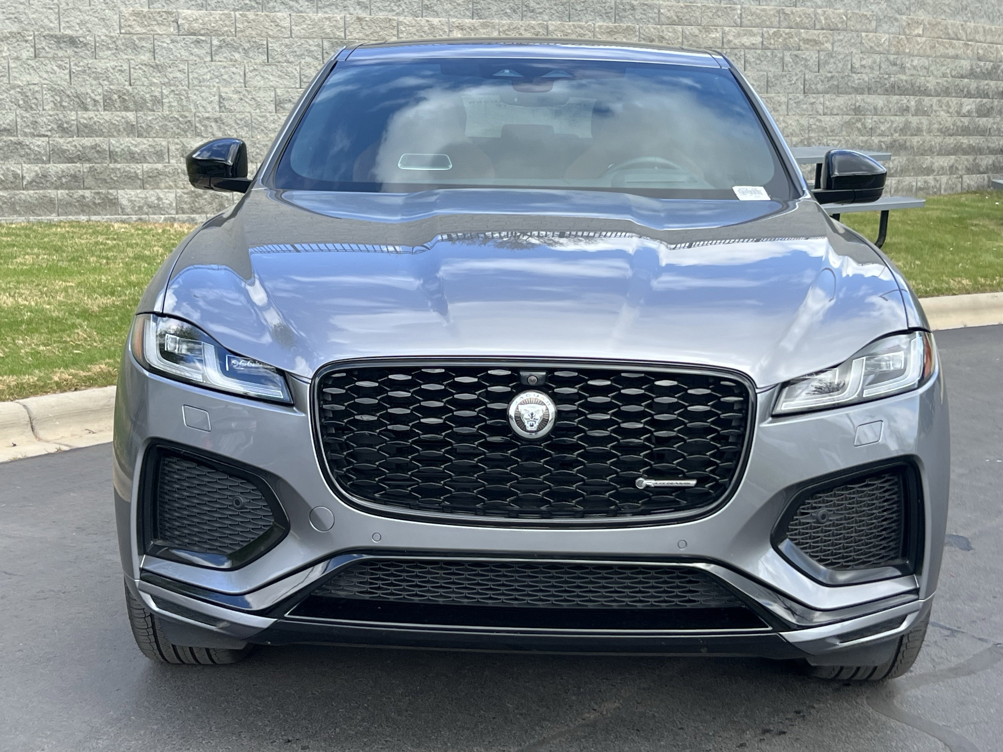 Used 2025 Jaguar F-PACE R-Dynamic S image 10