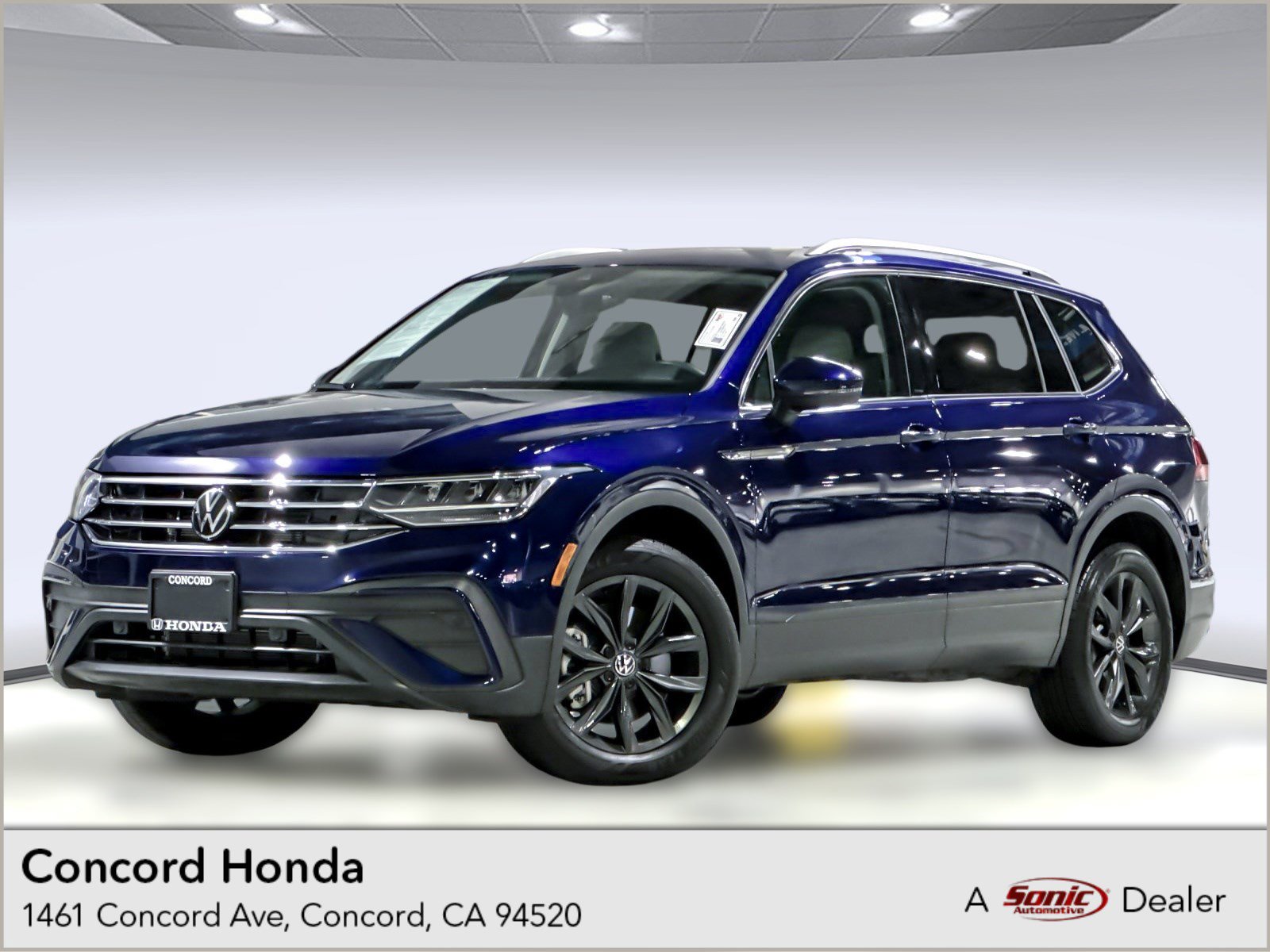 Used 2024 Volkswagen Tiguan SE w/ Panoramic Sunroof Package
