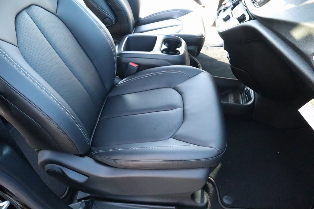 New 2026 Chrysler Voyager LX image 14