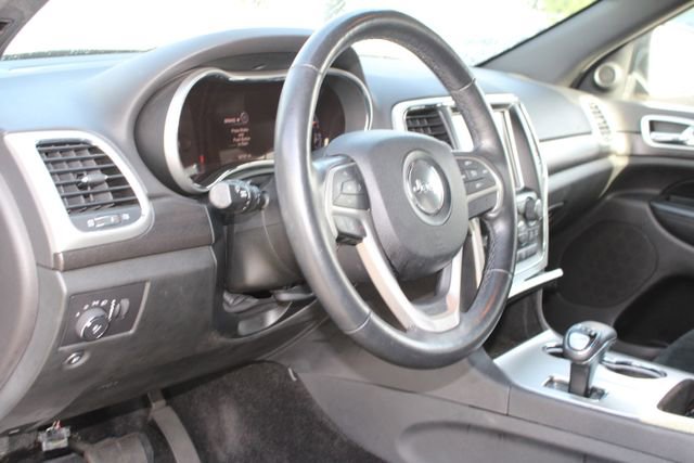 Used 2015 Jeep Grand Cherokee Altitude RWD image 7