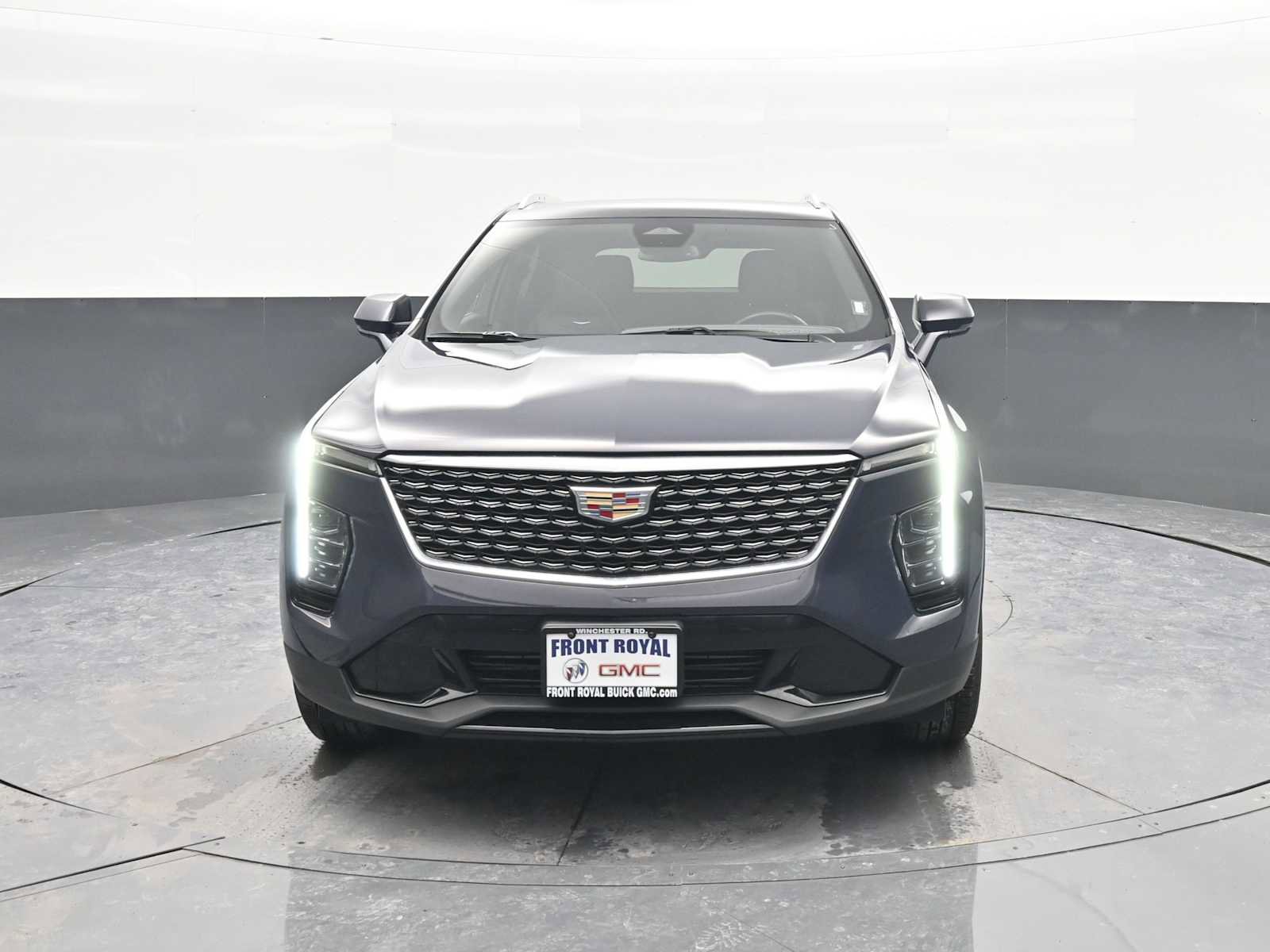 Used 2024 Cadillac XT4 Premium Luxury image 3