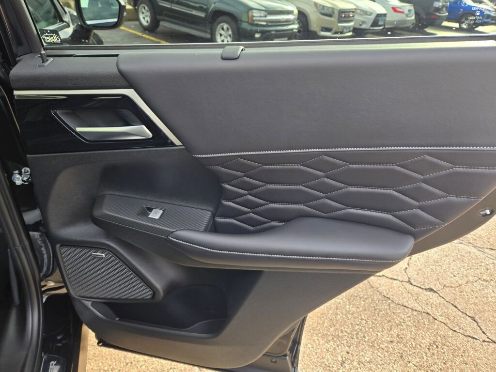 New 2026 Mitsubishi Outlander SEL AWD/4WD image 10