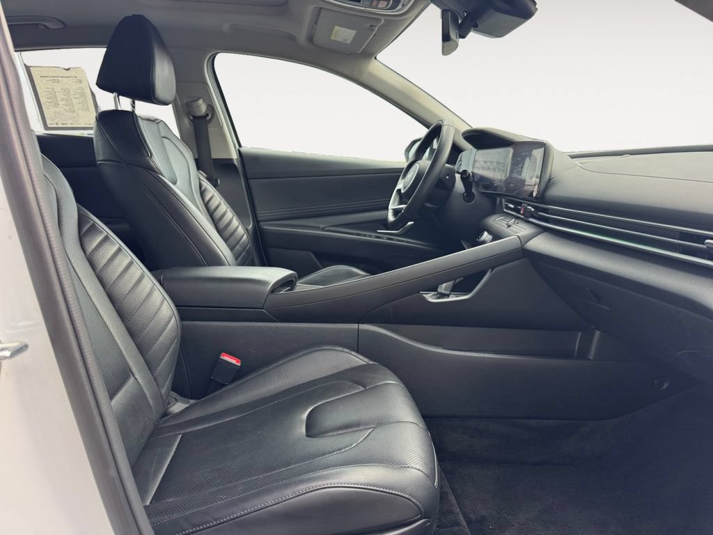 Used 2024 Hyundai Elantra Limited FWD image 15