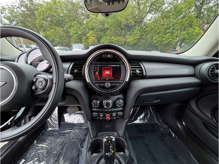 Used 2021 MINI Cooper 2-Door Hardtop FWD image 11