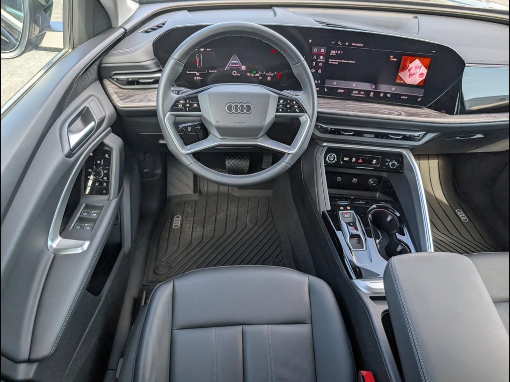 Certified 2025 Audi Q5 Premium AWD/4WD image 9