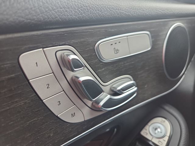 Used 2020 Mercedes-Benz GLC 300 4MATIC image 31