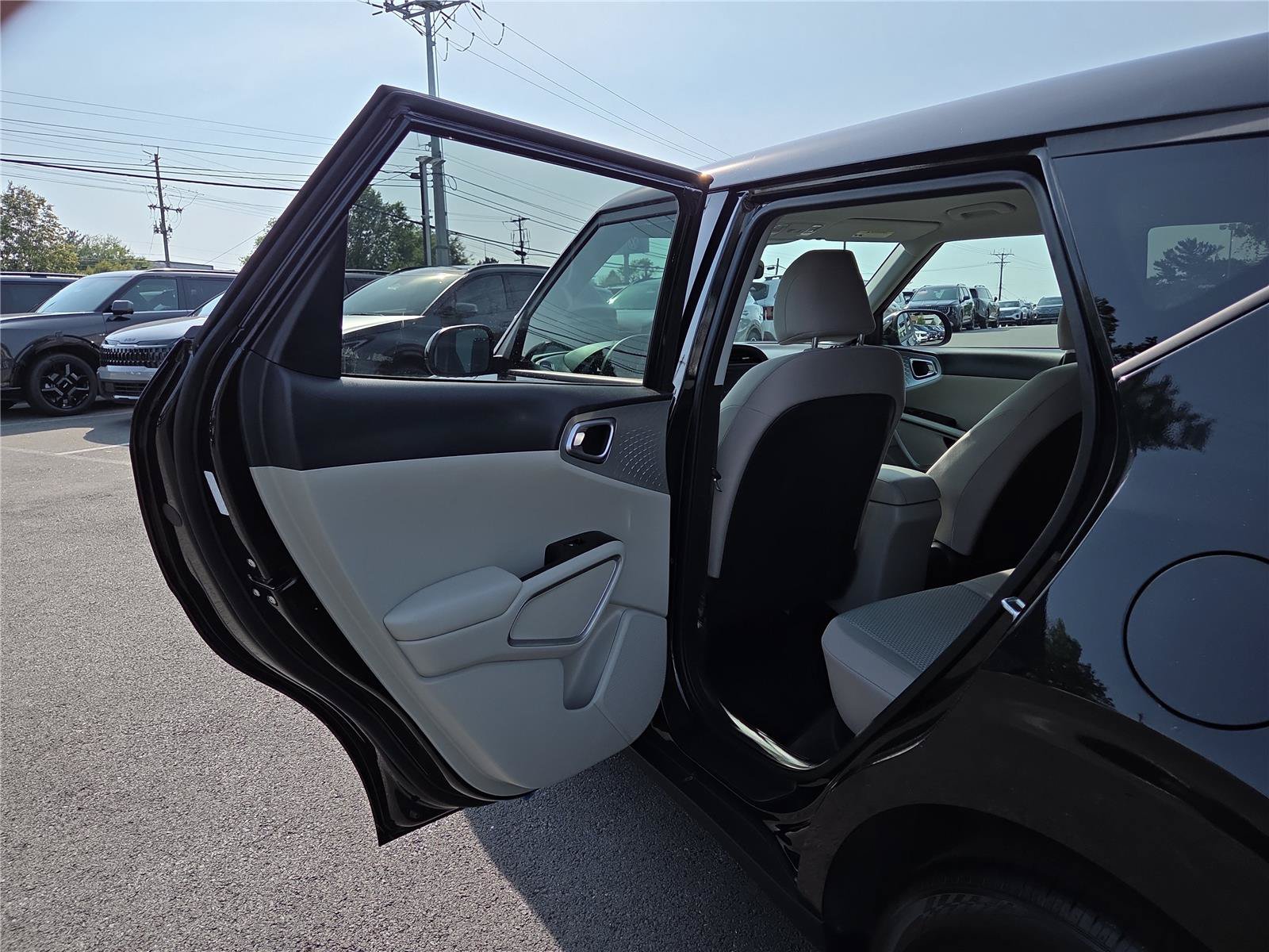 Certified 2024 Kia Soul LX FWD image 22