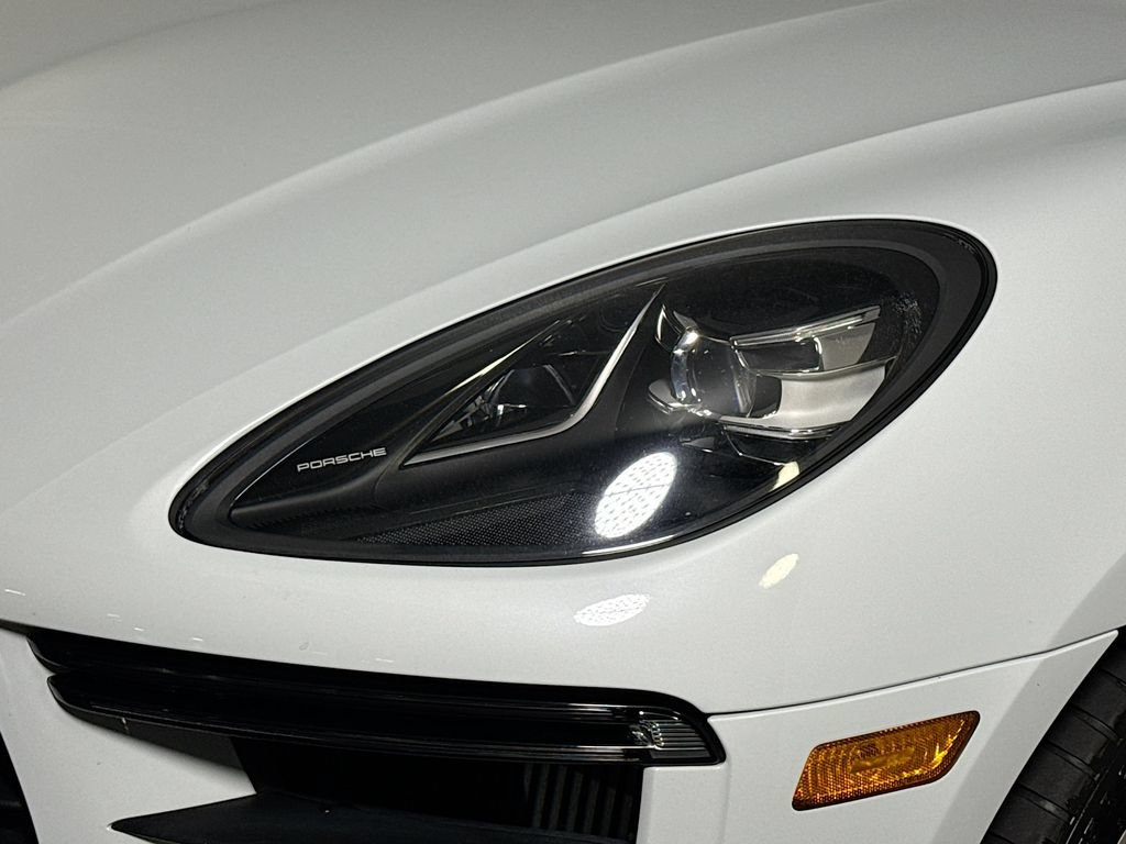 Certified 2020 Porsche Macan Turbo w/ Premium Package Plus (PF3) AWD/4WD image 25