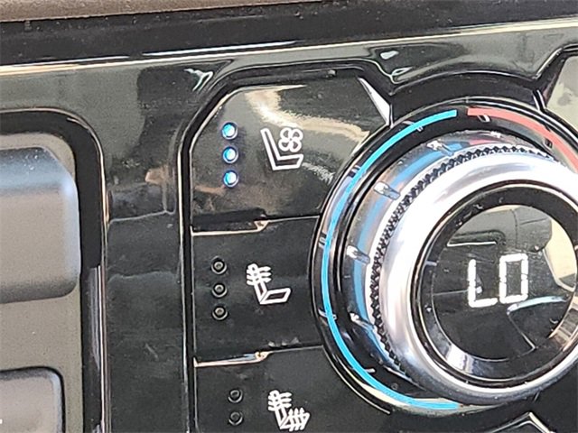 Used 2022 GMC Sierra 1500 SLT w/ SLT Premium Plus Package image 23