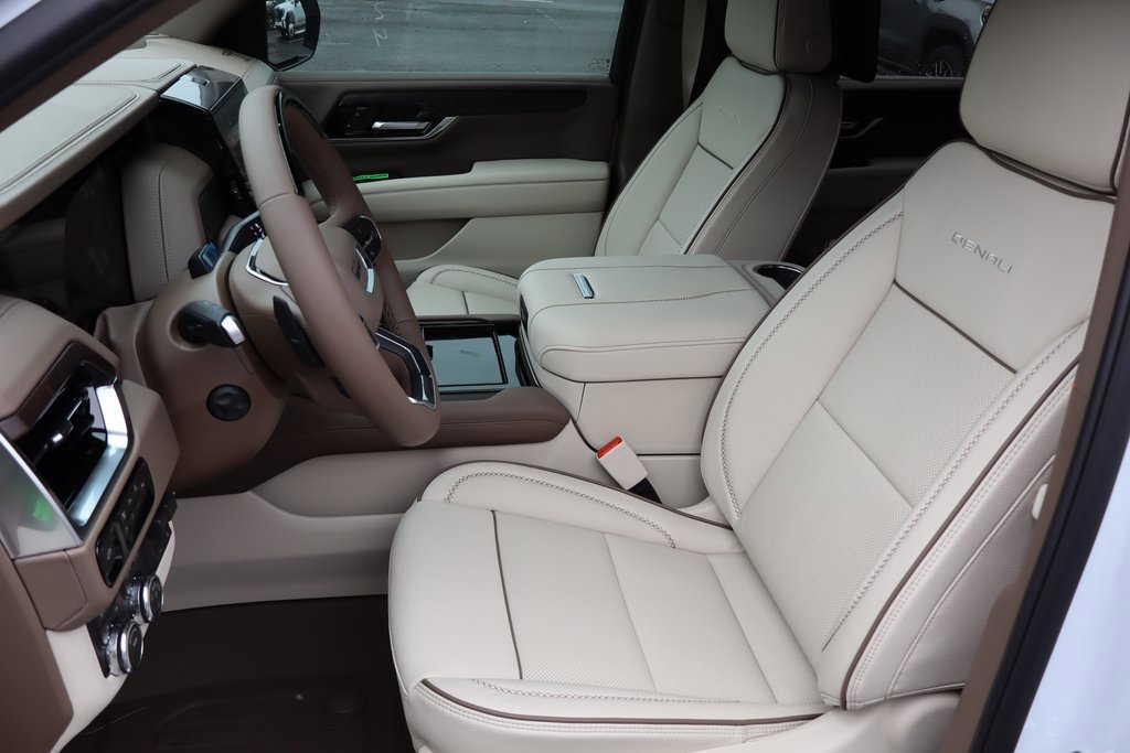 New 2026 GMC Yukon XL Denali w/ Denali Reserve Package image 11