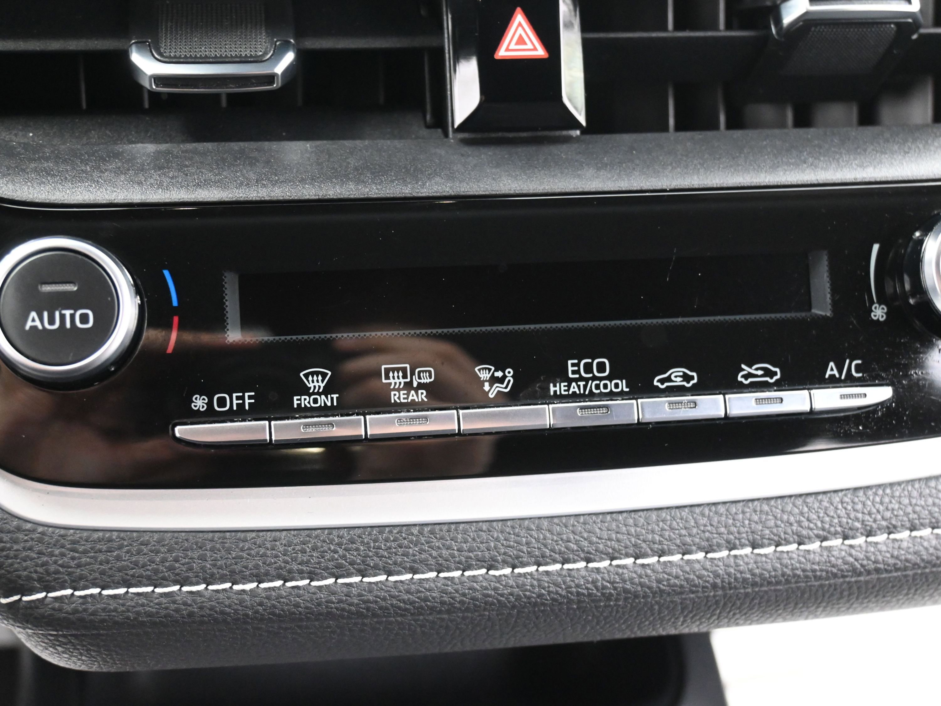 Used 2023 Toyota Corolla SE image 21