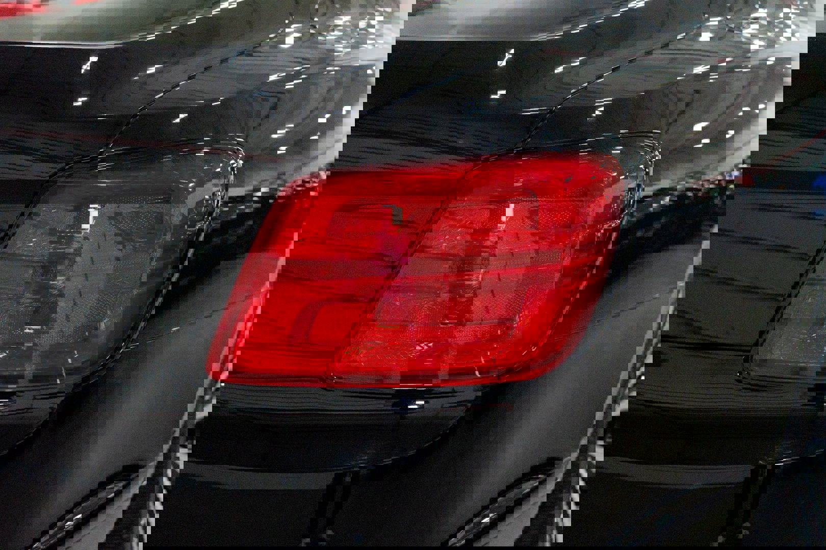 Used 2021 Bentley Flying Spur V8 image 11