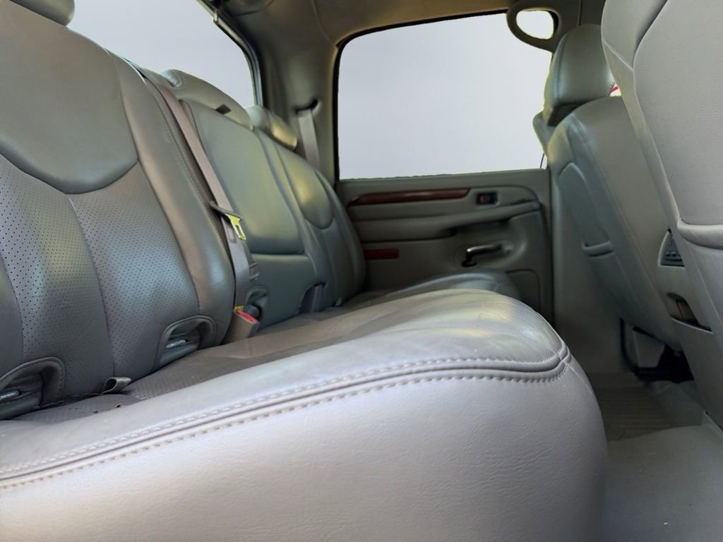 Used 2004 Cadillac Escalade EXT image 13
