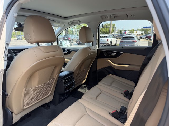 Used 2023 Audi Q7 3.0T Premium Plus w/ Premium Plus Package AWD/4WD image 6