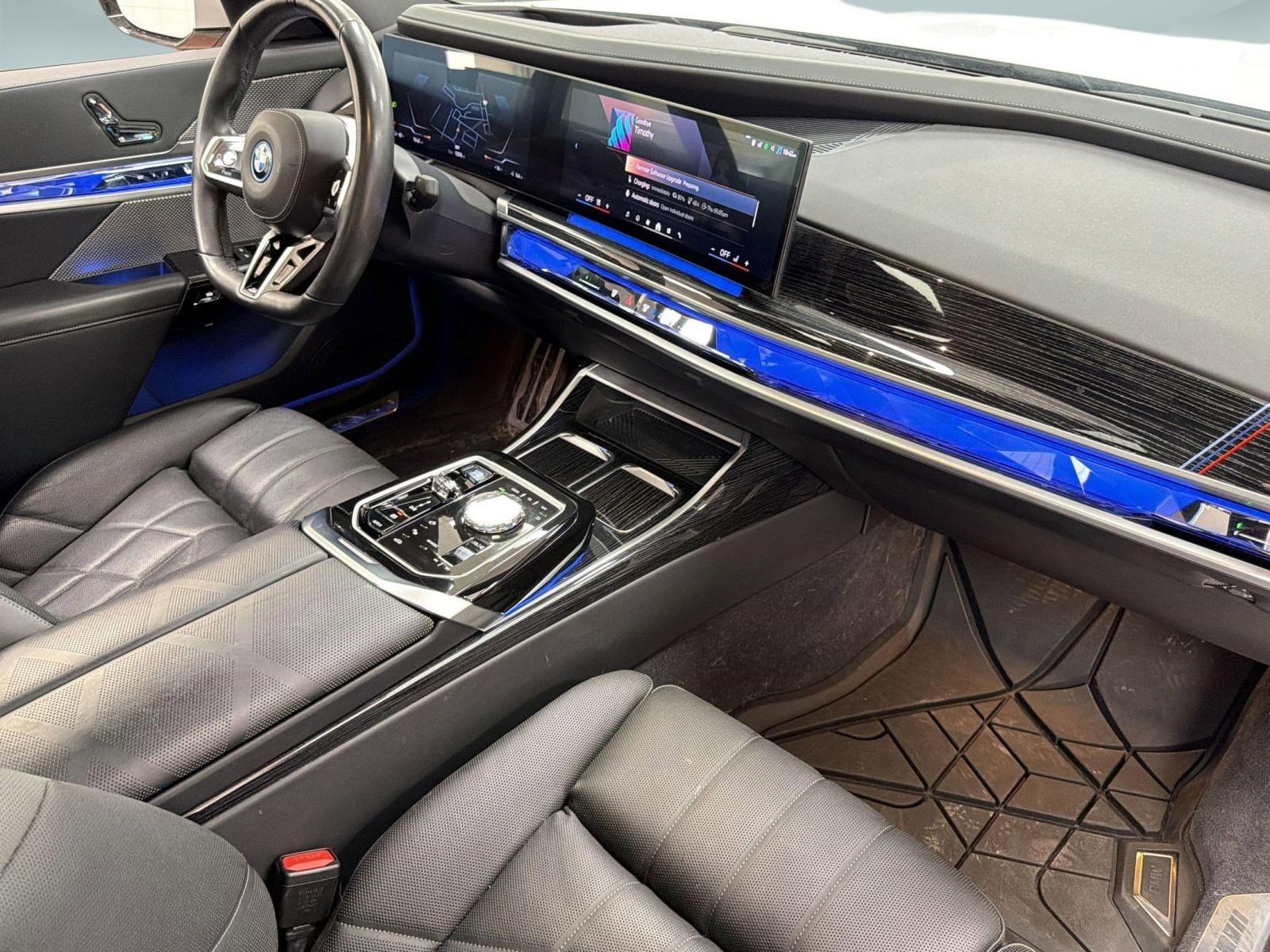 Used 2024 BMW i7 xDrive60 w/ Executive Package AWD/4WD image 34