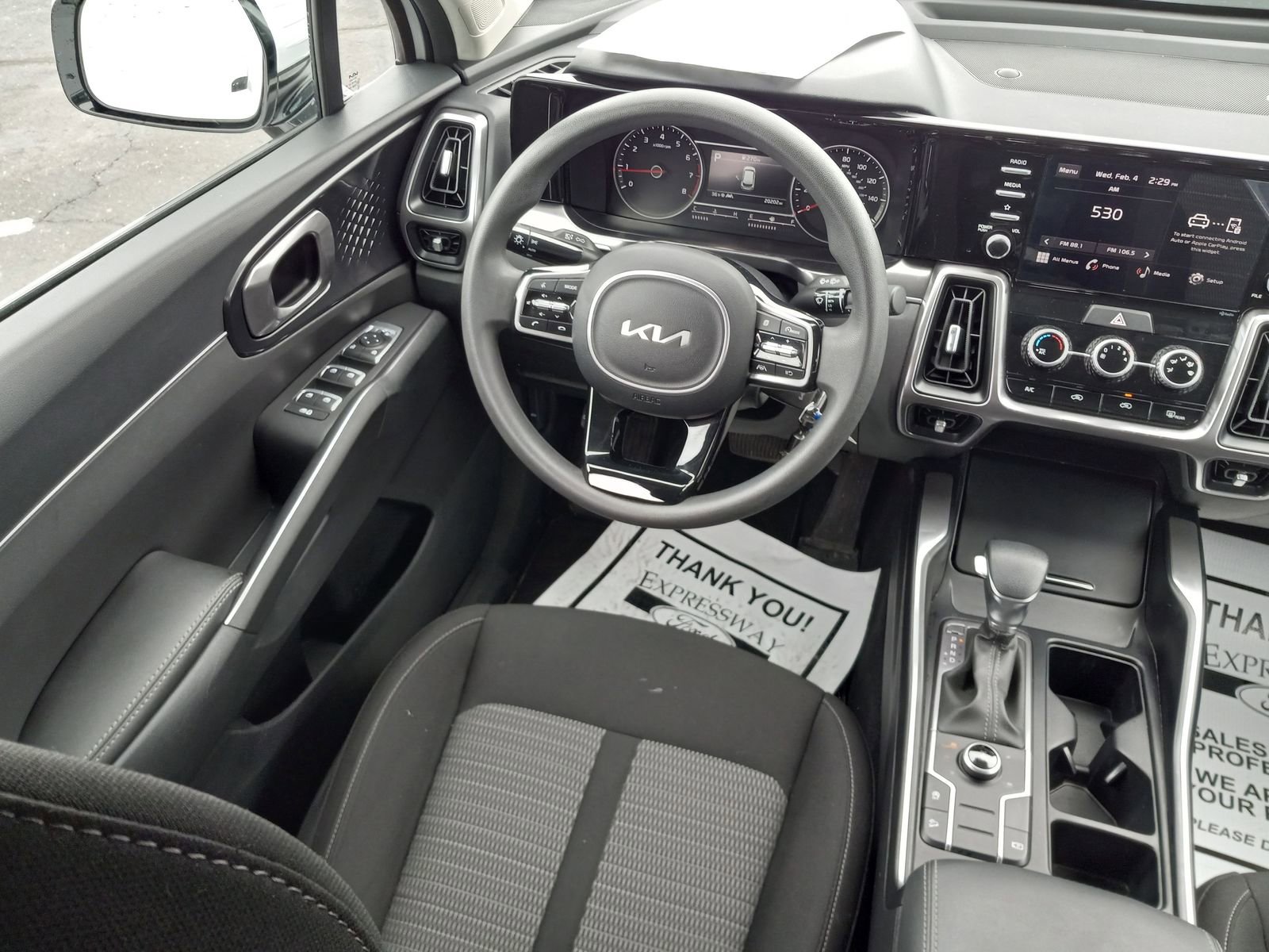 Used 2023 Kia Sorento LX image 16