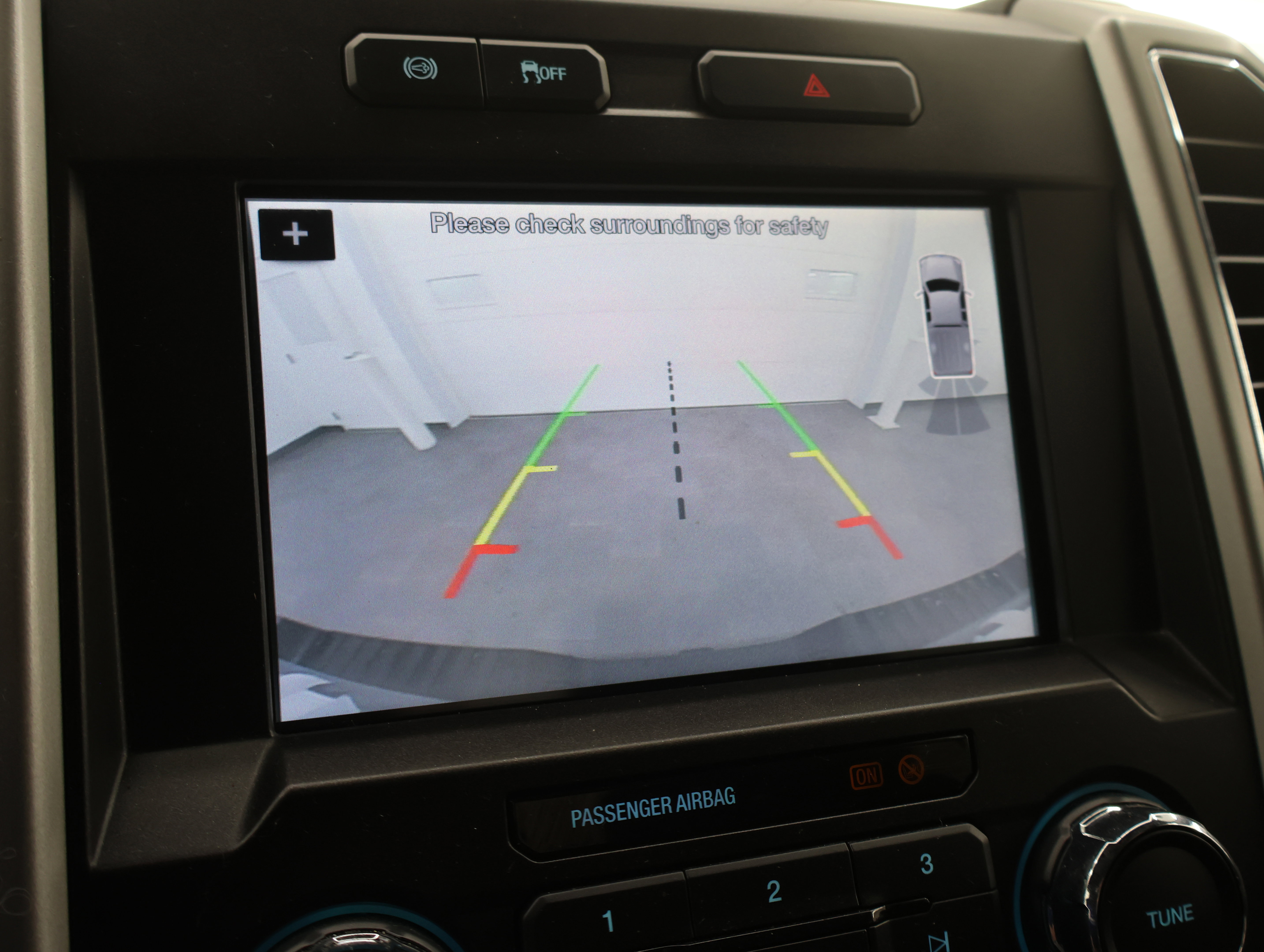 Used 2019 Ford F350 Lariat w/ Chrome Package image 16