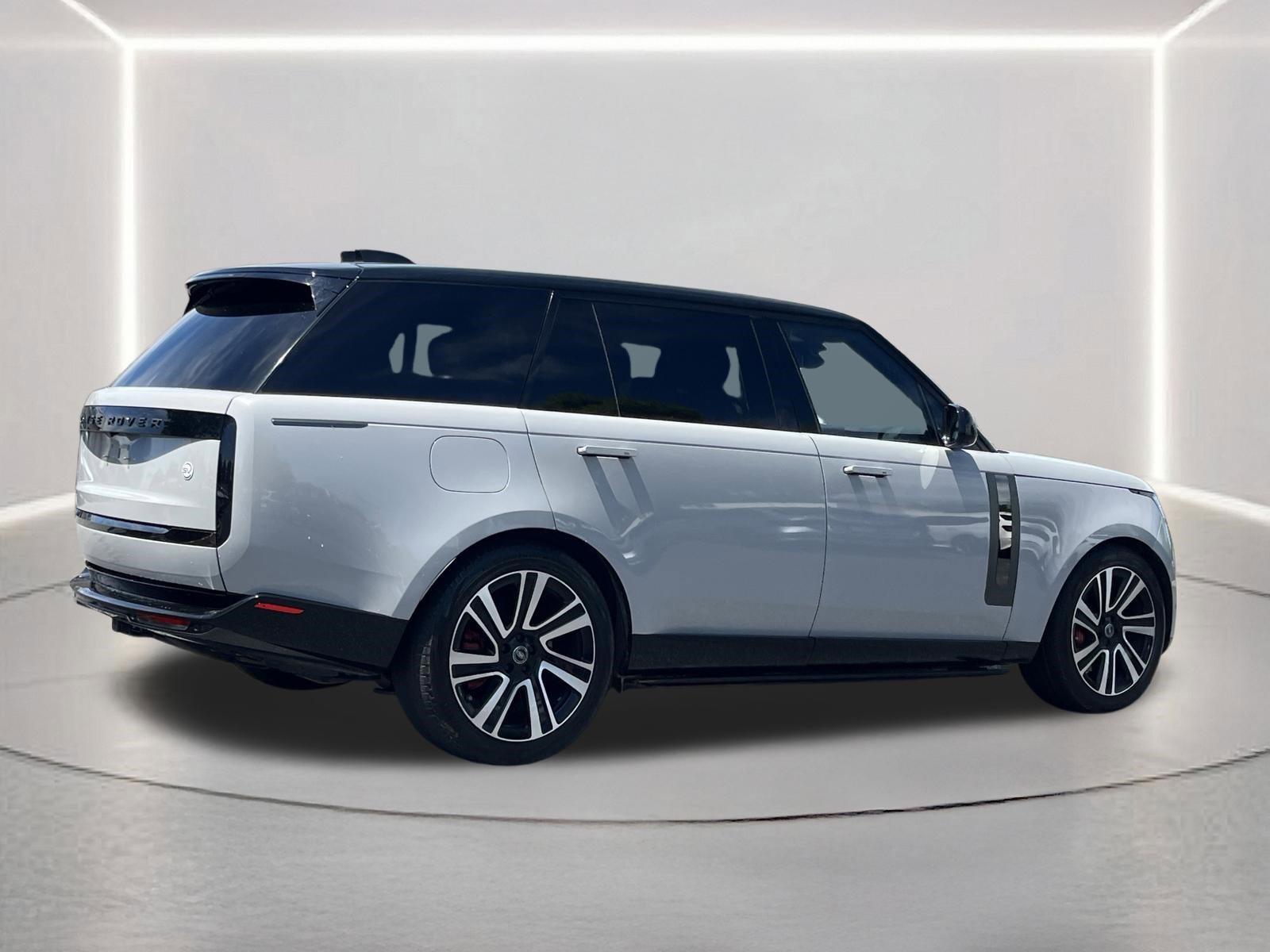 Used 2023 Land Rover Range Rover SV AWD/4WD image 25