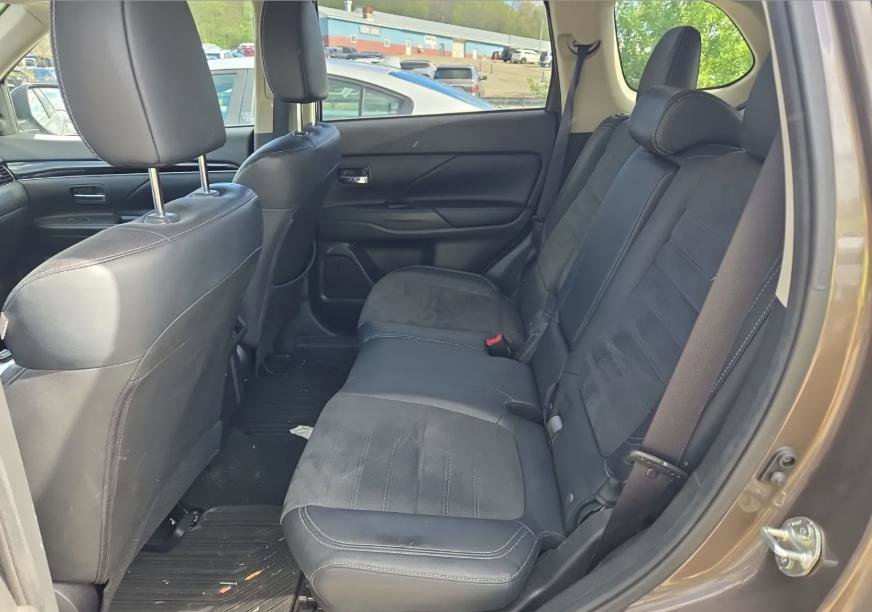 Used 2019 Mitsubishi Outlander SE AWD/4WD image 6