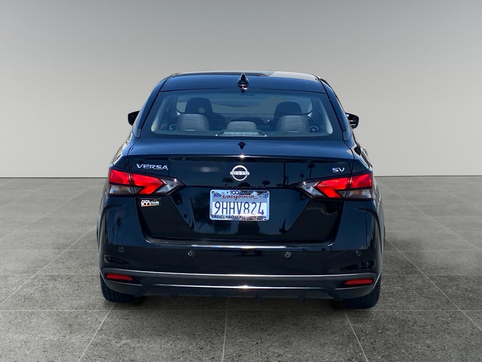 Used 2023 Nissan Versa SV FWD image 4
