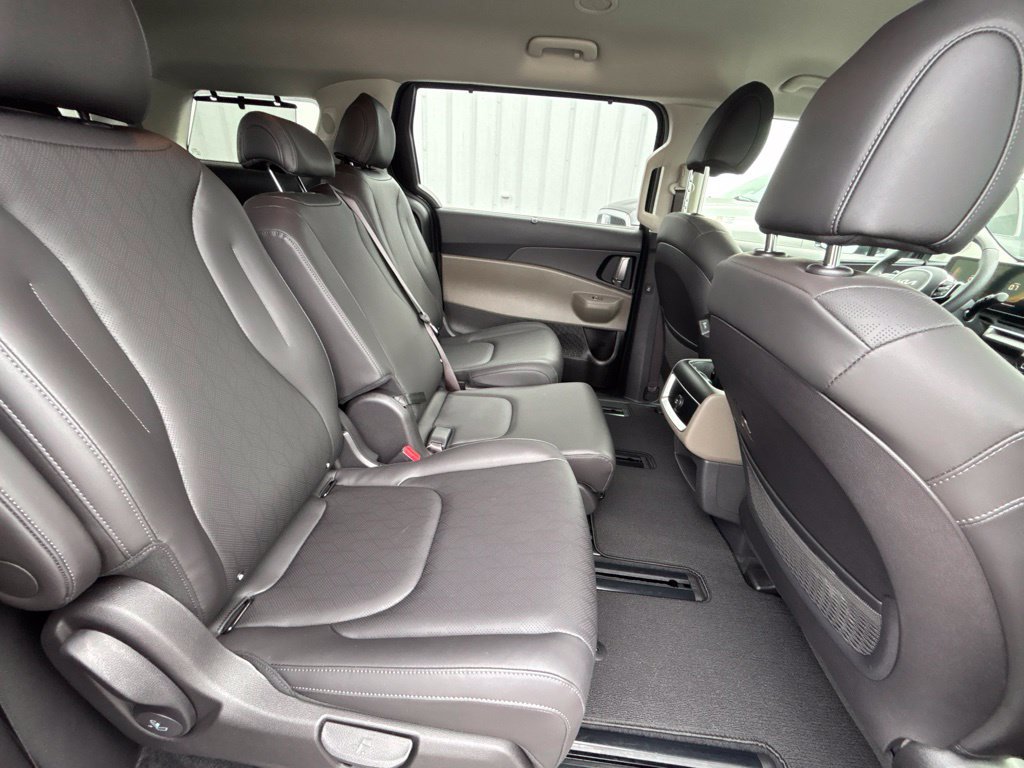 Certified 2026 Kia Carnival EX FWD image 22