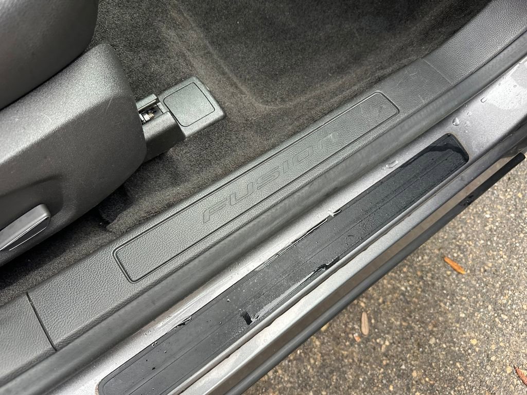 Used 2014 Ford Fusion SE w/ Equipment Group 202A image 40