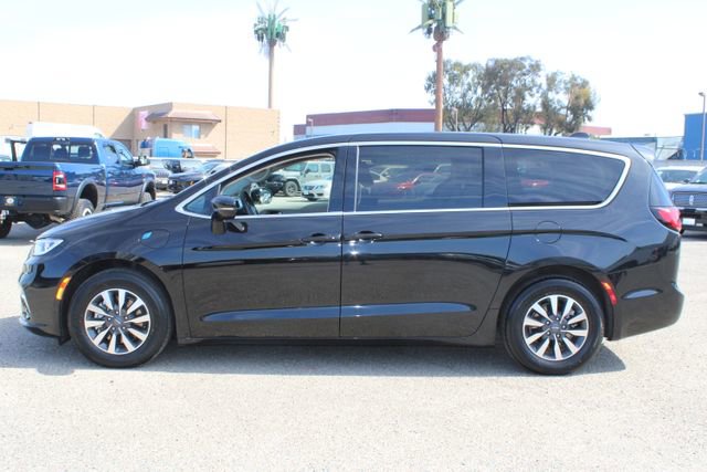 Used 2024 Chrysler Pacifica Limited FWD image 7