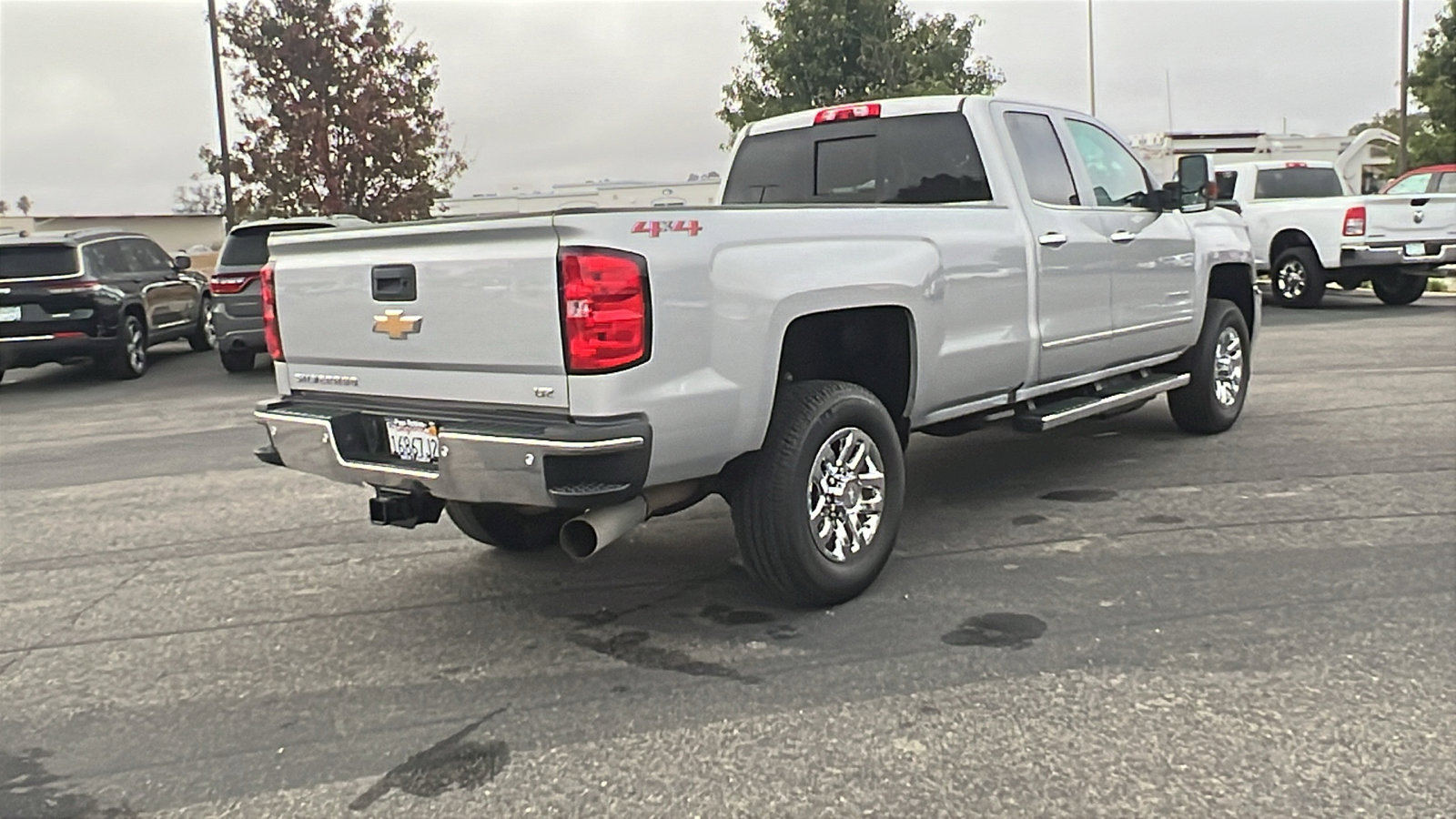 Used 2018 Chevrolet Silverado 2500 LTZ w/ LTZ Plus Package image 3