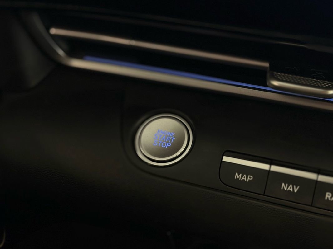 Used 2025 Hyundai Elantra SEL image 26