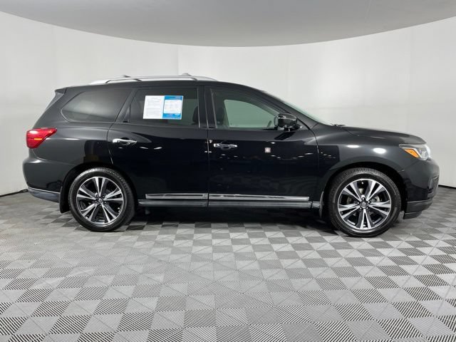 Used 2020 Nissan Pathfinder Platinum FWD image 12