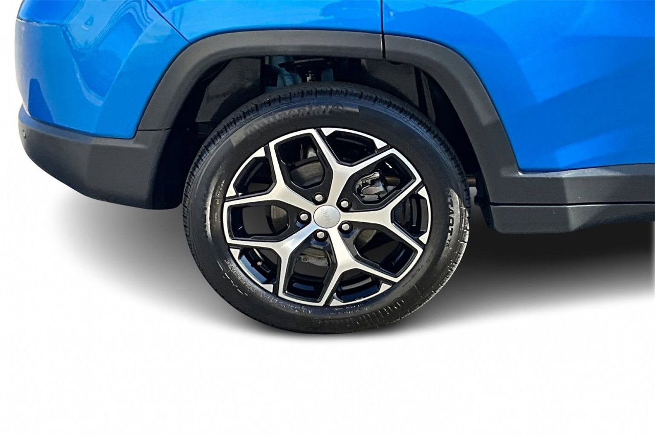 Certified 2024 Jeep Compass Limited image 32