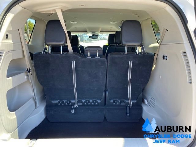 Used 2024 Chrysler Pacifica Touring-L FWD image 13