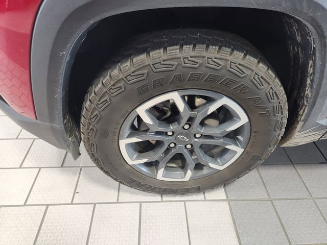 Used 2025 Chevrolet Equinox ACTIV w/ Convenience Package III AWD/4WD image 9