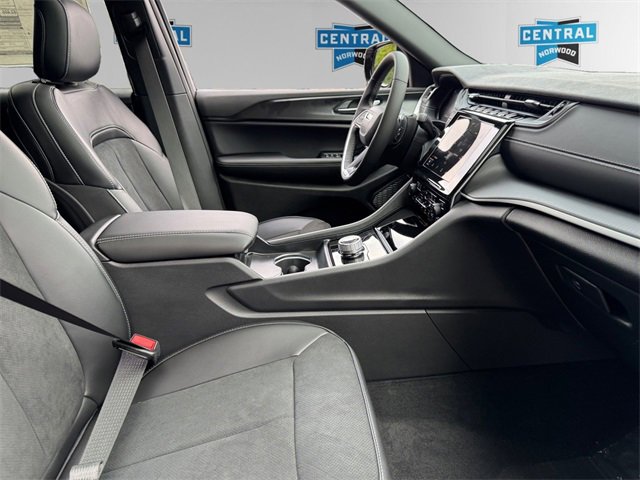New 2025 Jeep Grand Cherokee Laredo image 15