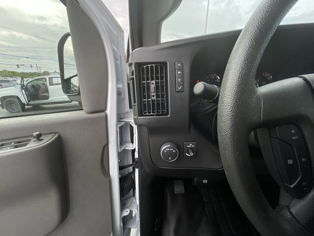 Used 2025 Chevrolet Express 2500 w/ Driver Convenience Package RWD image 16