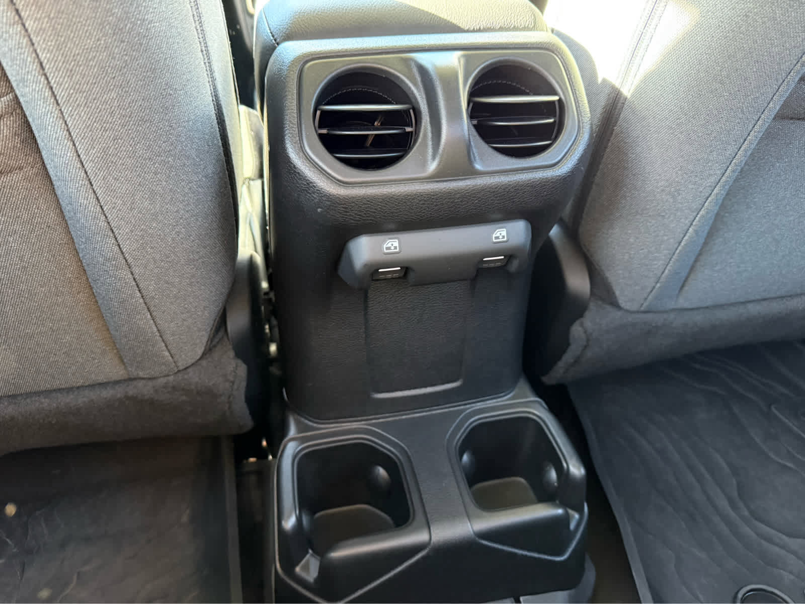 Used 2025 Jeep Gladiator Sport image 24