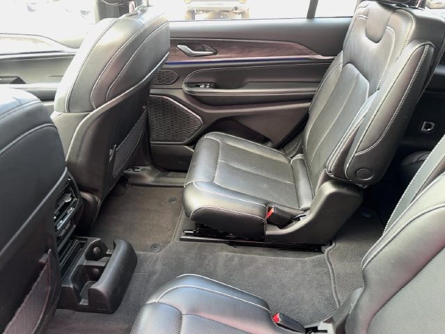 Used 2023 Jeep Grand Cherokee L Overland AWD/4WD image 11