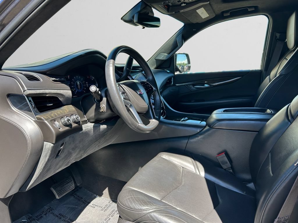 Used 2017 Cadillac Escalade ESV Platinum AWD/4WD image 10