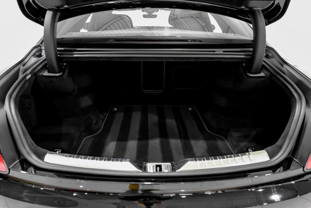 Used 2024 Bentley Flying Spur V8 image 53