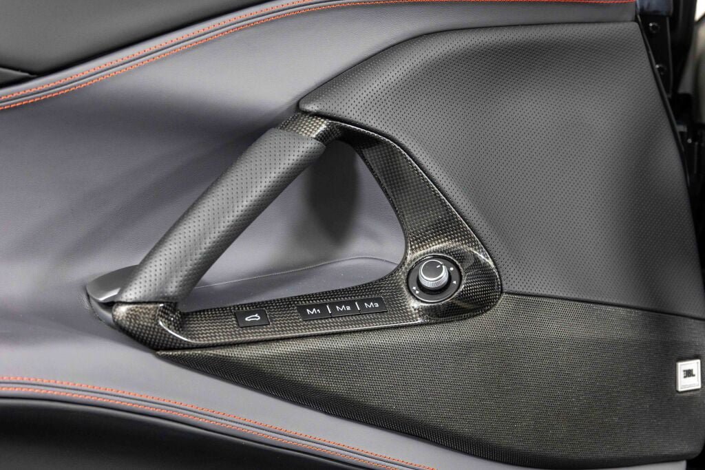 Used 2021 Ferrari 812 GTS RWD image 39