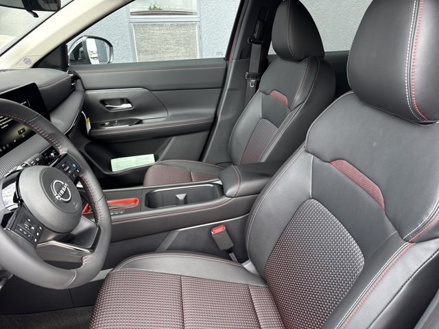 New 2026 Nissan Kicks SR FWD image 5