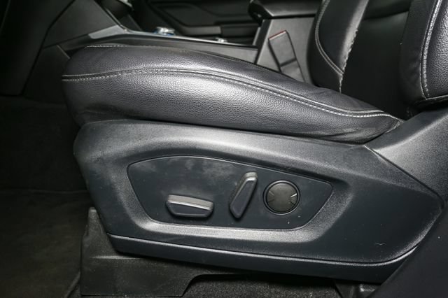 Used 2020 Ford Explorer XLT w/ Equipment Group 202A AWD/4WD image 38