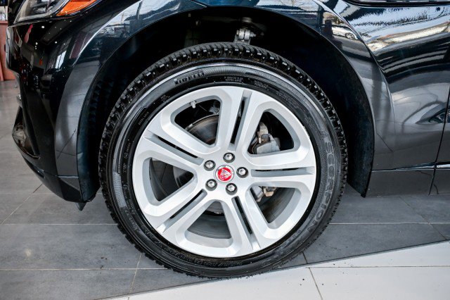 Used 2019 Jaguar F-PACE R-Sport image 50