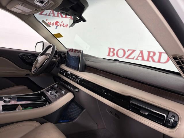 Used 2021 Lincoln Aviator Reserve w/ Equipment Group 210A AWD/4WD image 17